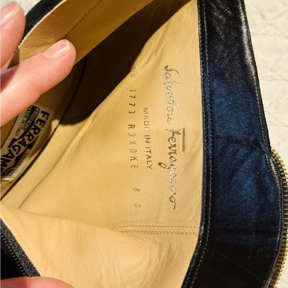 Rare Salvatore Ferragamo Black Suede Zipper Detail Peep Toe Heel Riona Booties. - Picture 5 of 8